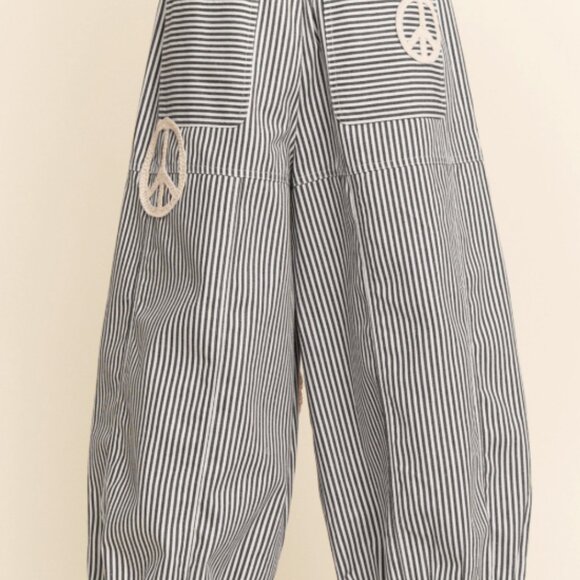 DD1  Black Davi &Dani Pinstripe Palazzo Peace Sign Pants - Picture 4 of 8